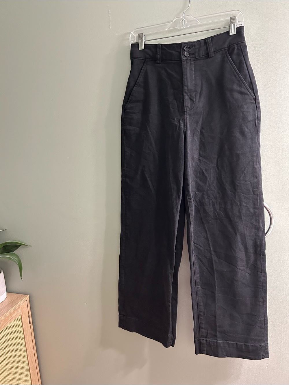 Everlane THE ORGANIC WIDE-LEG PANT in washed black - Picture 6 of 12